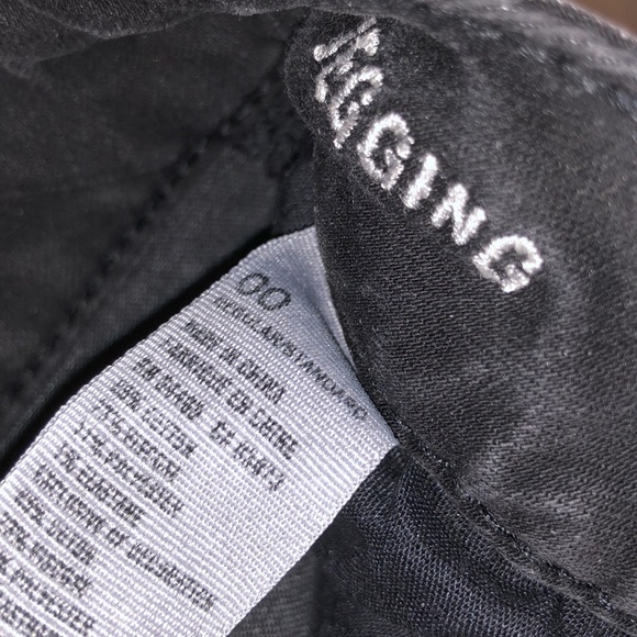 American Eagle Black Ripped Jeans - Picture 3 of 4